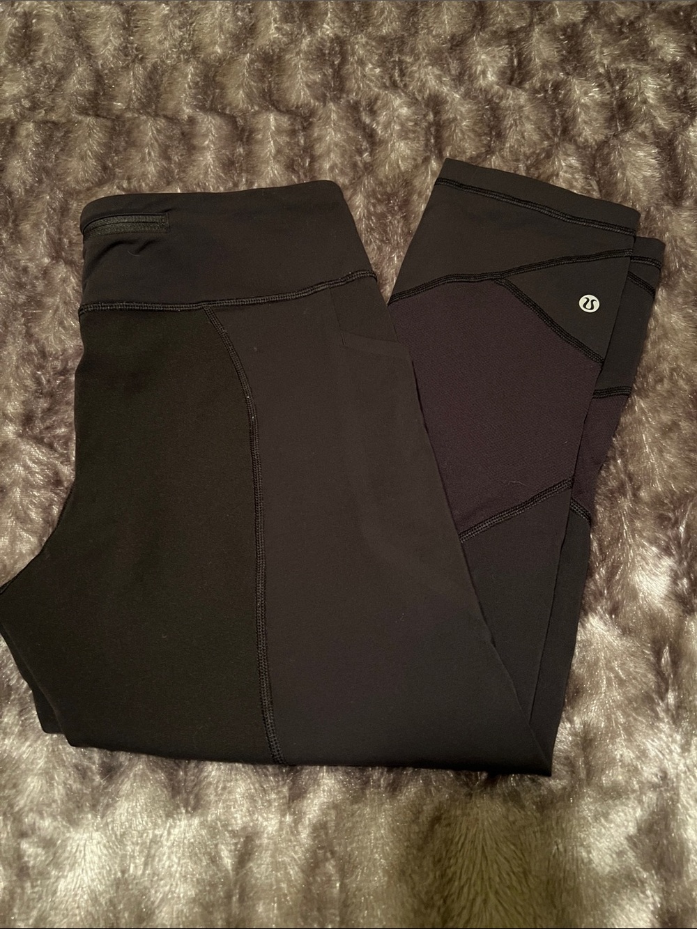 lululemon Black Leggings with side pockets, size 10